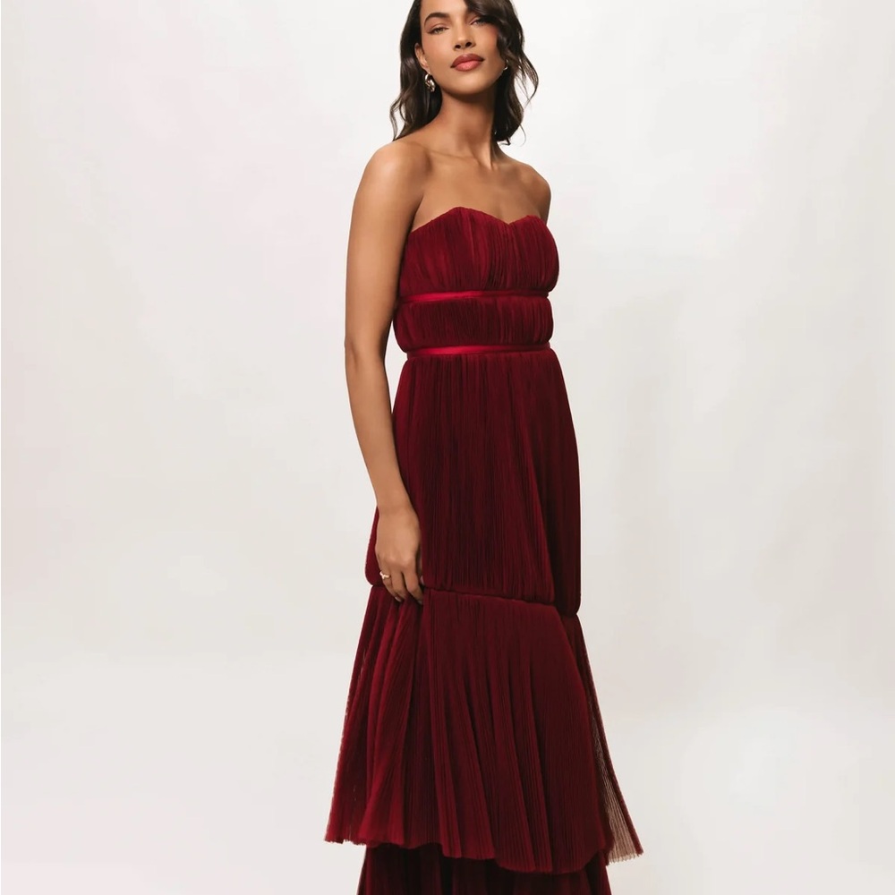 Elegant Red Strapless Evening Gown